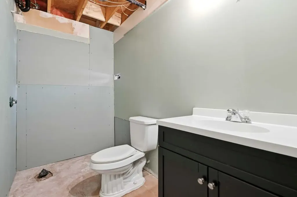 17 Gordon Street Red Deer AB T4P 2L6