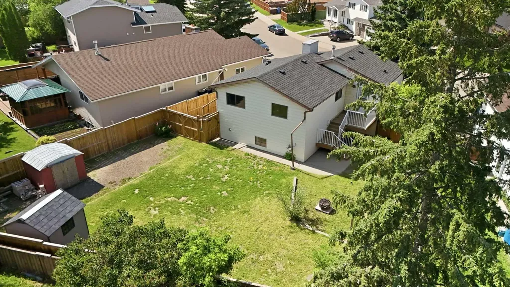 17 Gordon Street Red Deer AB T4P 2L6