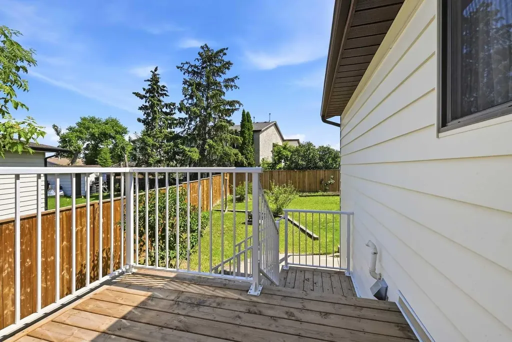 17 Gordon Street Red Deer AB T4P 2L6
