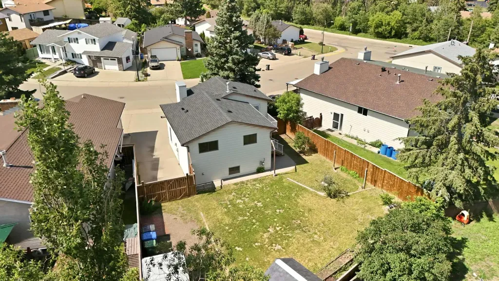 17 Gordon Street Red Deer AB T4P 2L6