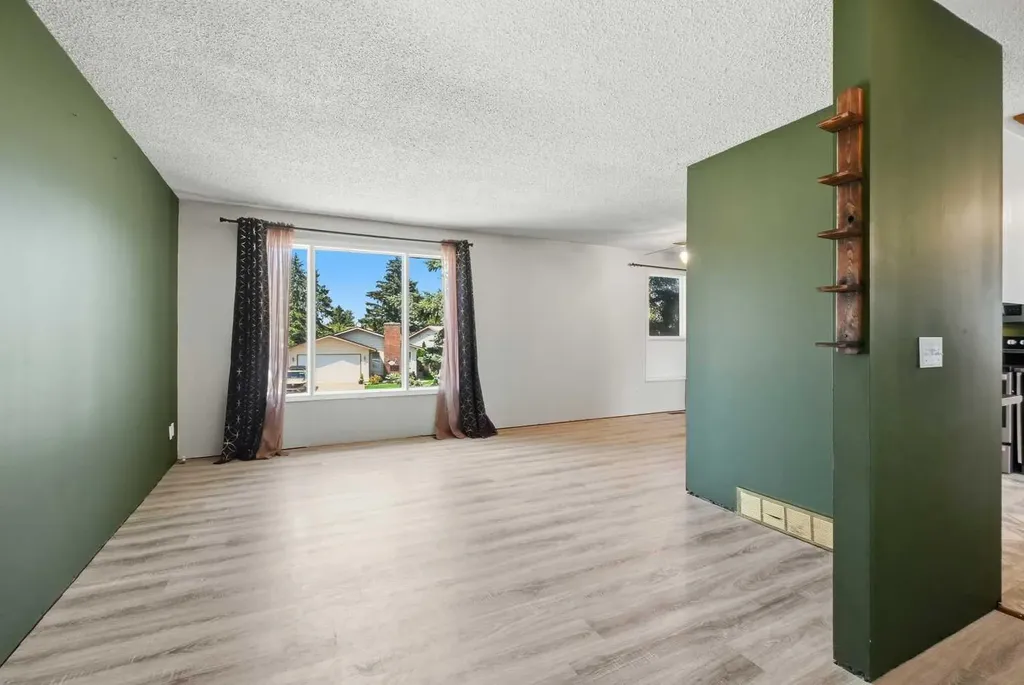17 Gordon Street Red Deer AB T4P 2L6