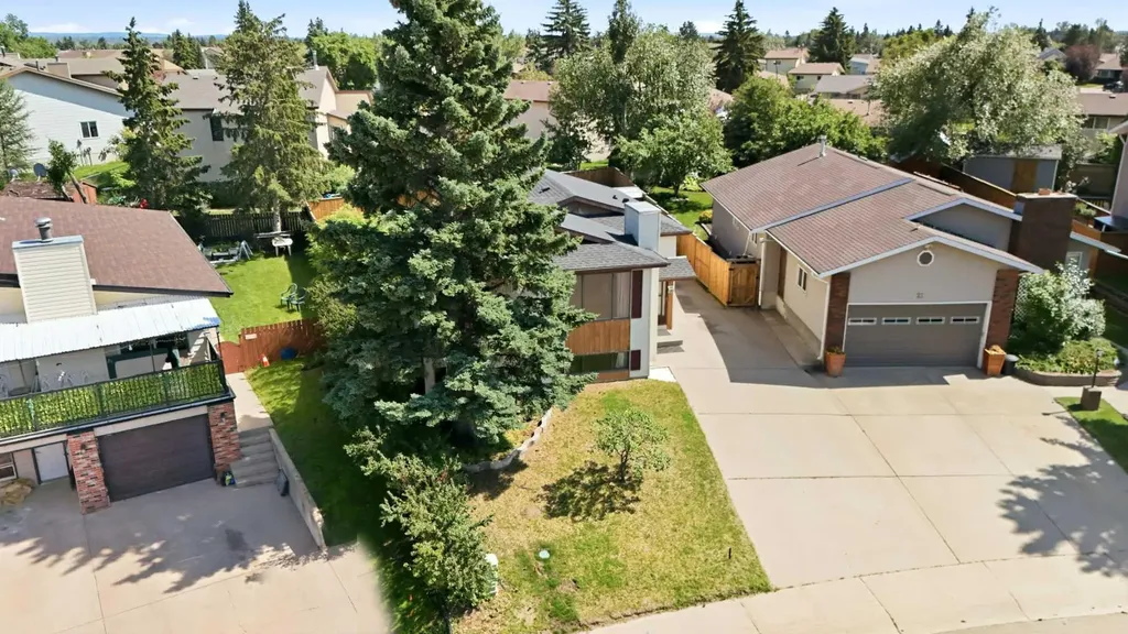 17 Gordon Street Red Deer AB T4P 2L6