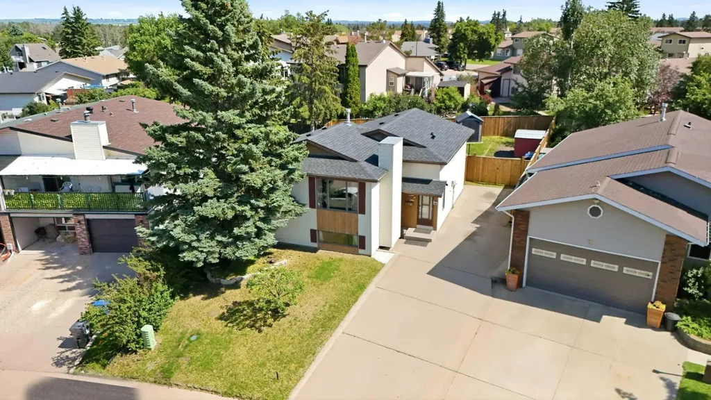 17 Gordon Street Red Deer AB T4P 2L6