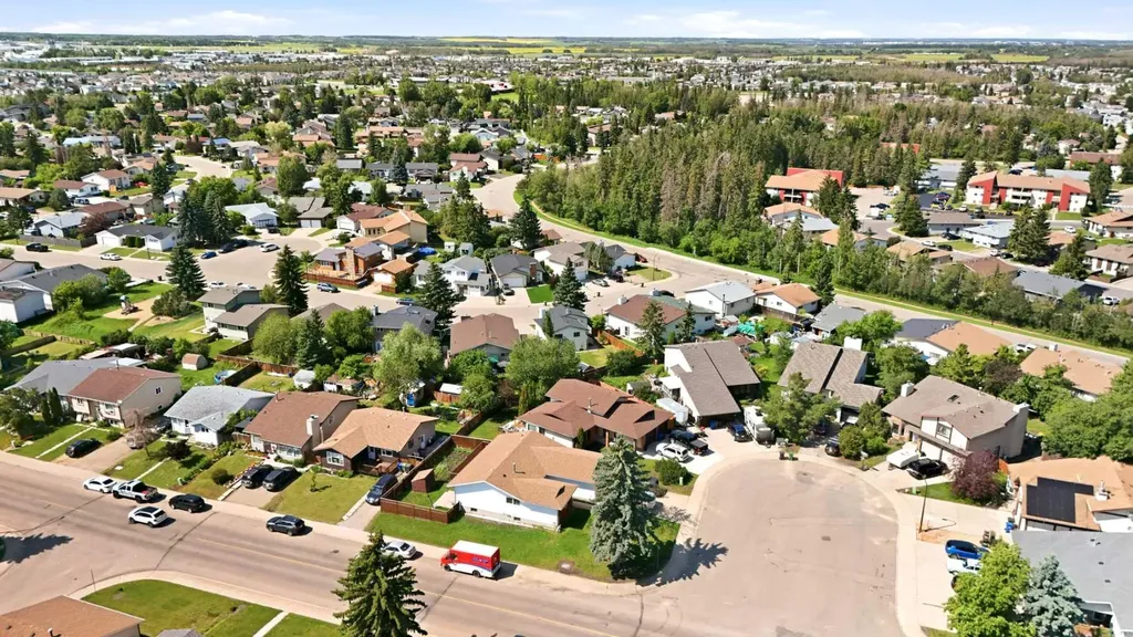 17 Gordon Street Red Deer AB T4P 2L6