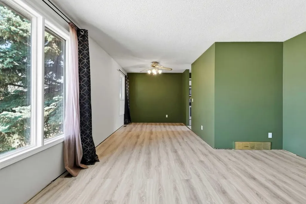 17 Gordon Street Red Deer AB T4P 2L6