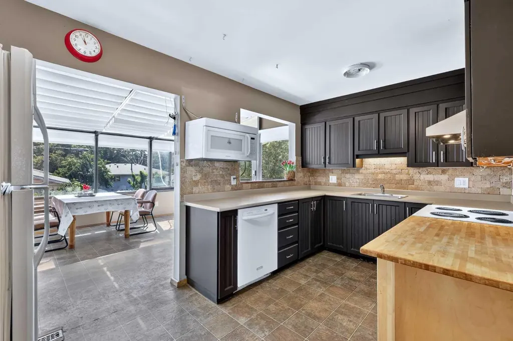 2018 Cottonwood Crescent SE Calgary AB T2B 1T1