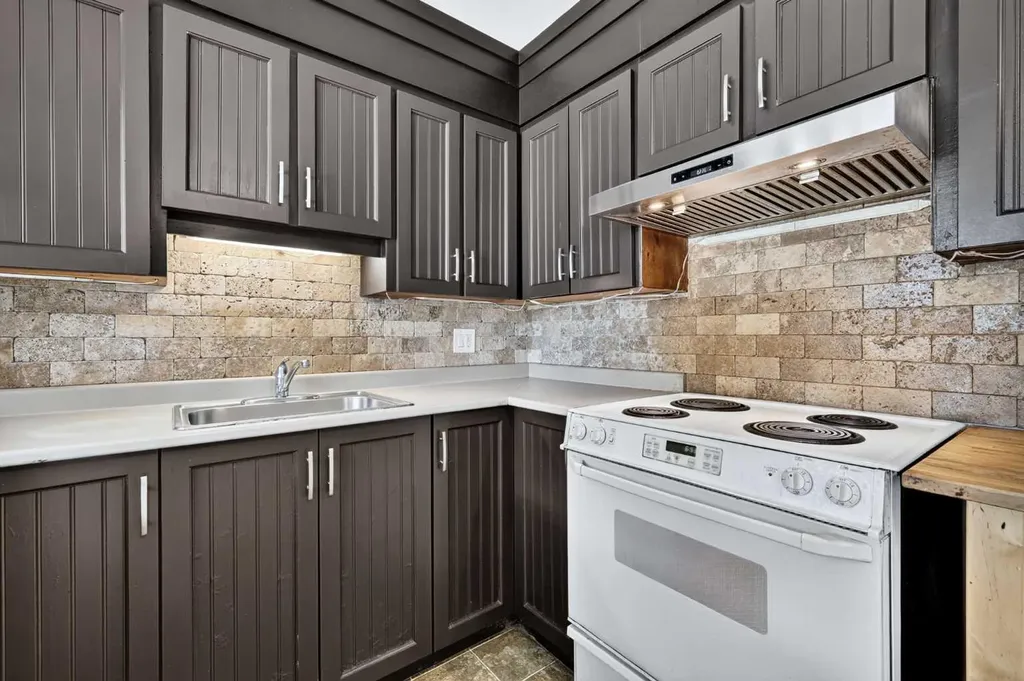 2018 Cottonwood Crescent SE Calgary AB T2B 1T1