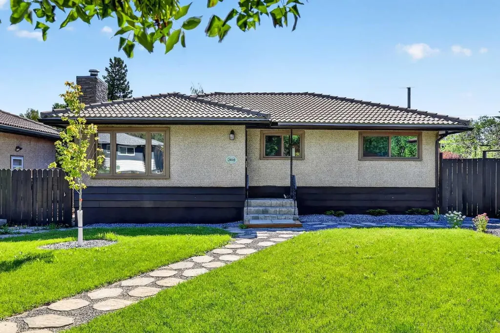 2018 Cottonwood Crescent SE Calgary AB T2B 1T1