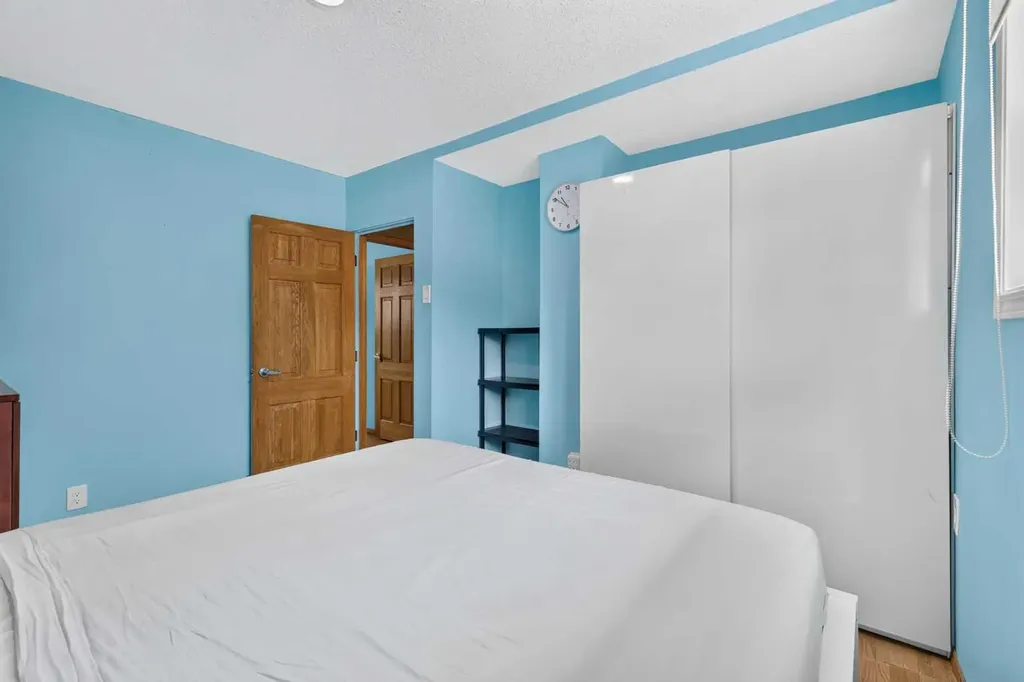 2018 Cottonwood Crescent SE Calgary AB T2B 1T1