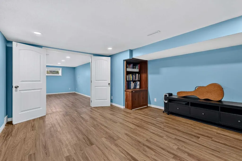 2018 Cottonwood Crescent SE Calgary AB T2B 1T1