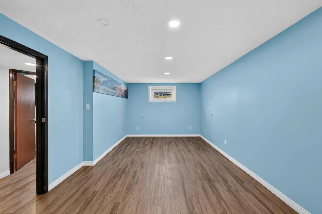 2018 Cottonwood Crescent SE Calgary AB T2B 1T1
