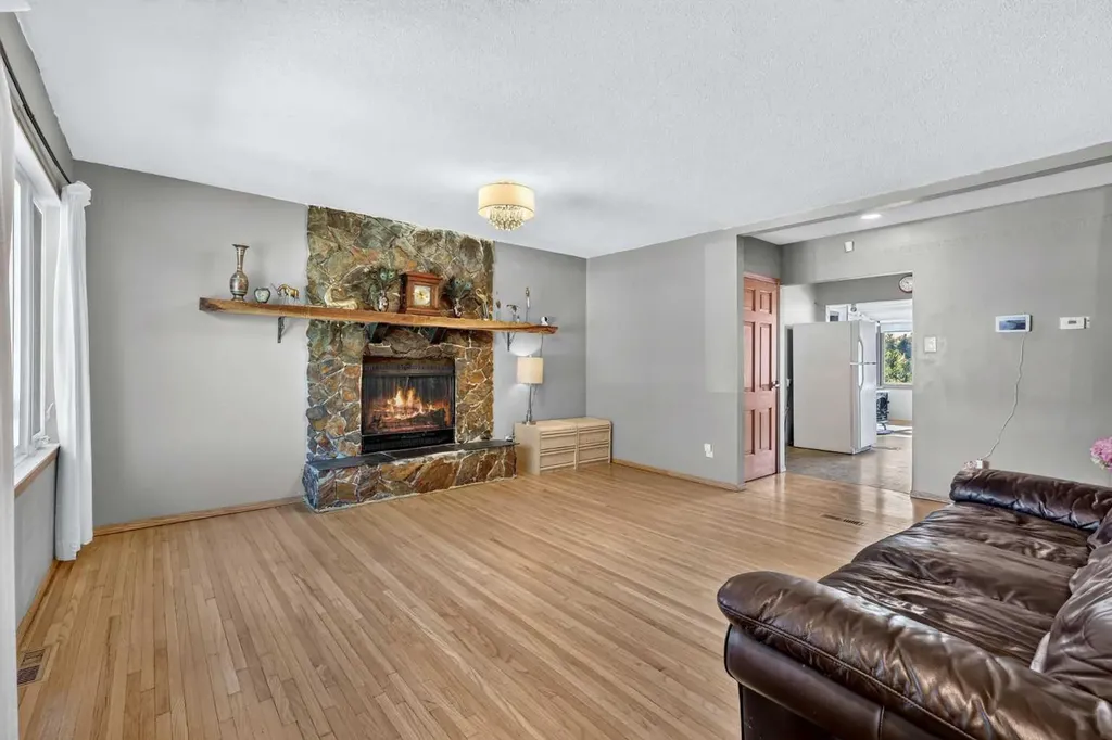 2018 Cottonwood Crescent SE Calgary AB T2B 1T1