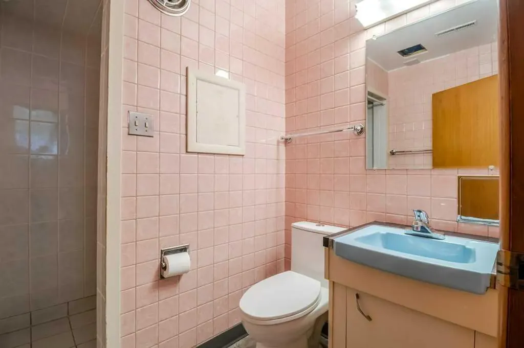 5307 48 Avenue Sylvan Lake AB T4S 1G5