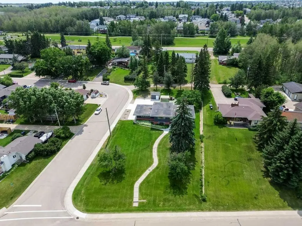 5307 48 Avenue Sylvan Lake AB T4S 1G5