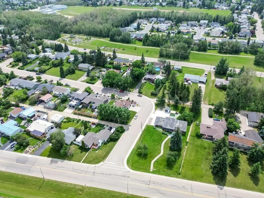 5307 48 Avenue Sylvan Lake AB T4S 1G5