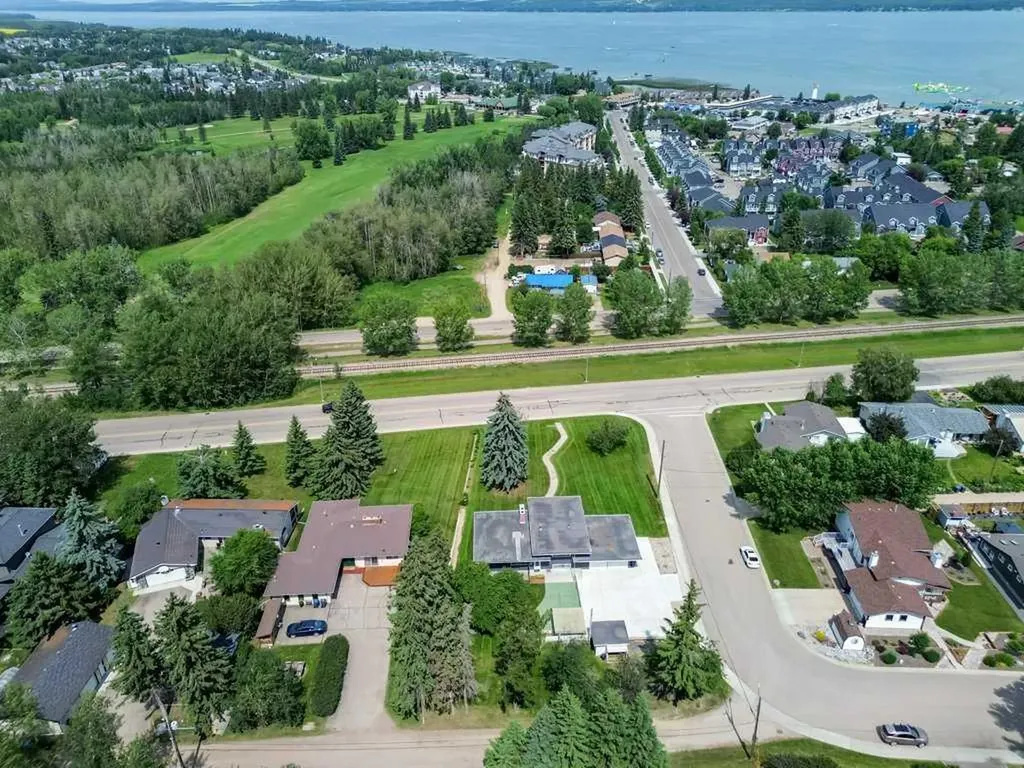5307 48 Avenue Sylvan Lake AB T4S 1G5