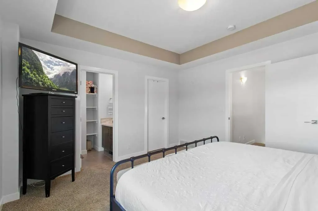 122 Lundberg Crescent Red Deer AB T4R 0R3