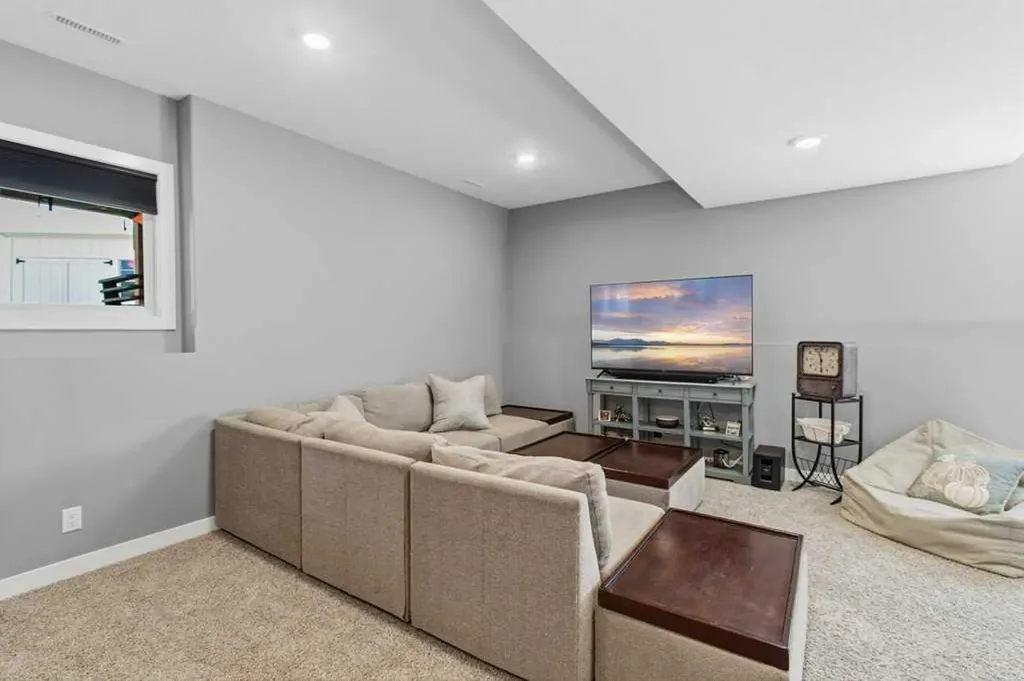 122 Lundberg Crescent Red Deer AB T4R 0R3