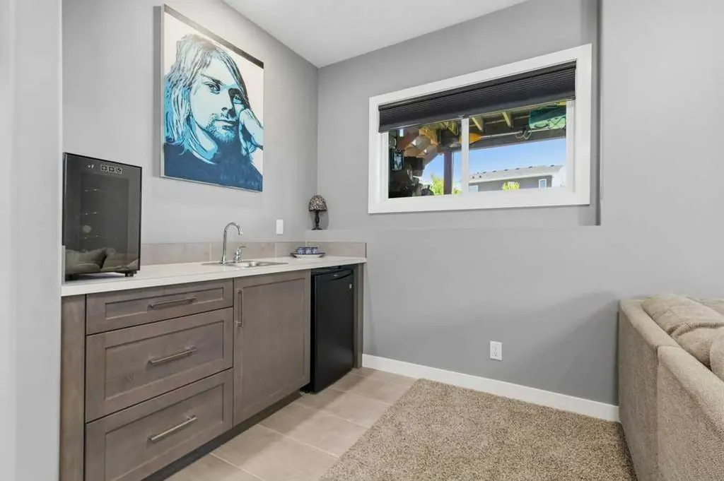 122 Lundberg Crescent Red Deer AB T4R 0R3