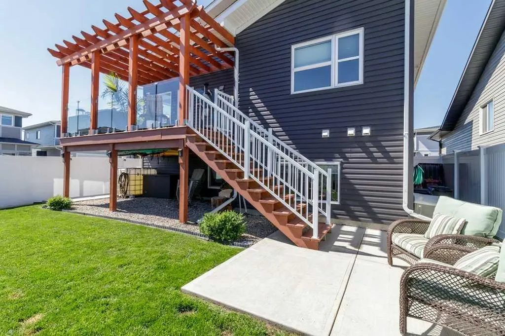 122 Lundberg Crescent Red Deer AB T4R 0R3