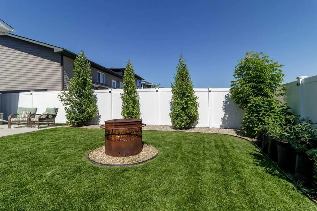 122 Lundberg Crescent Red Deer AB T4R 0R3