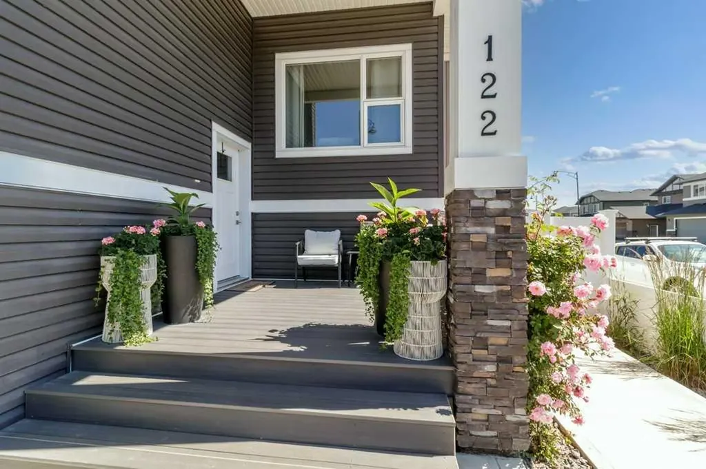 122 Lundberg Crescent Red Deer AB T4R 0R3