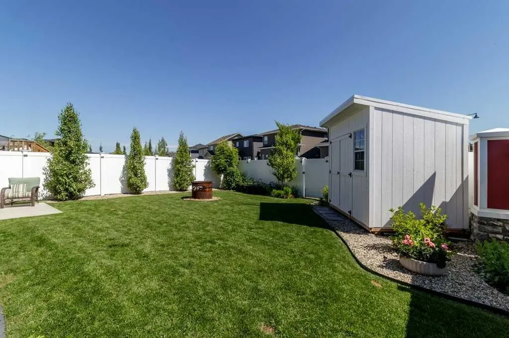 122 Lundberg Crescent Red Deer AB T4R 0R3