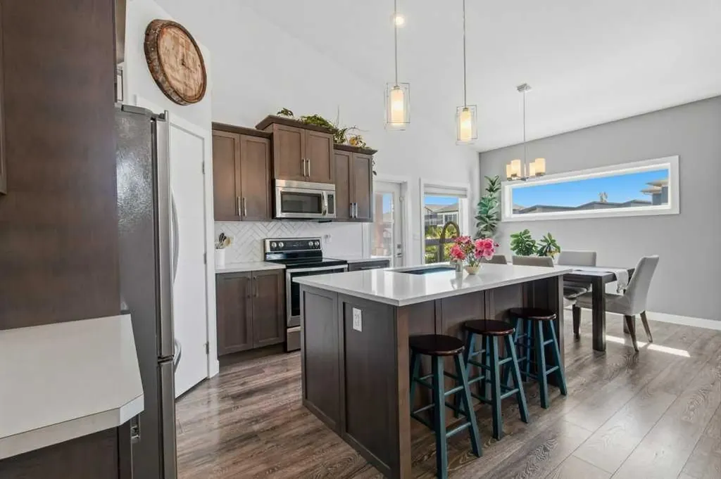 122 Lundberg Crescent Red Deer AB T4R 0R3