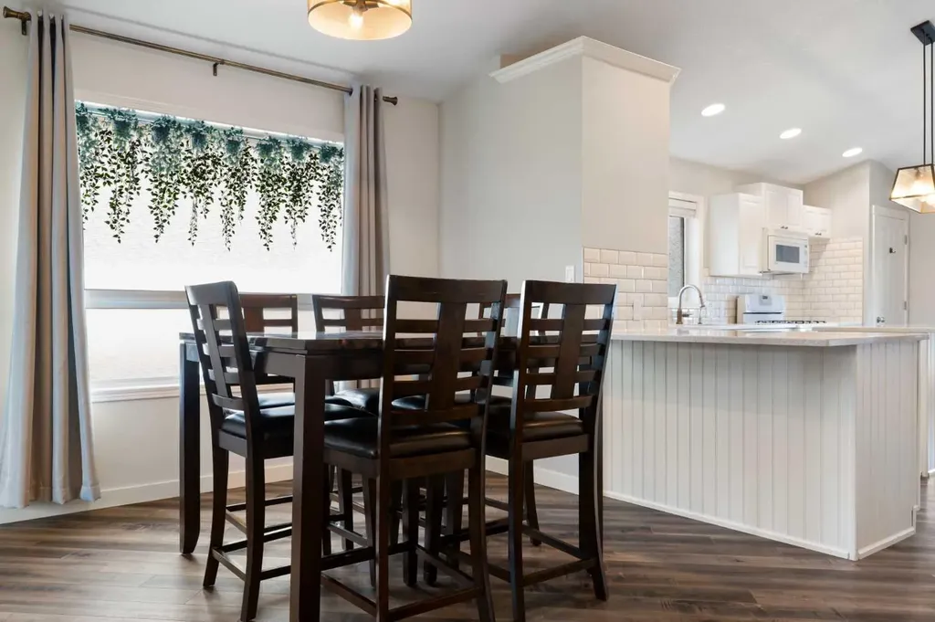 36 Jensen Heights Place NE Airdrie AB T4B 2J3