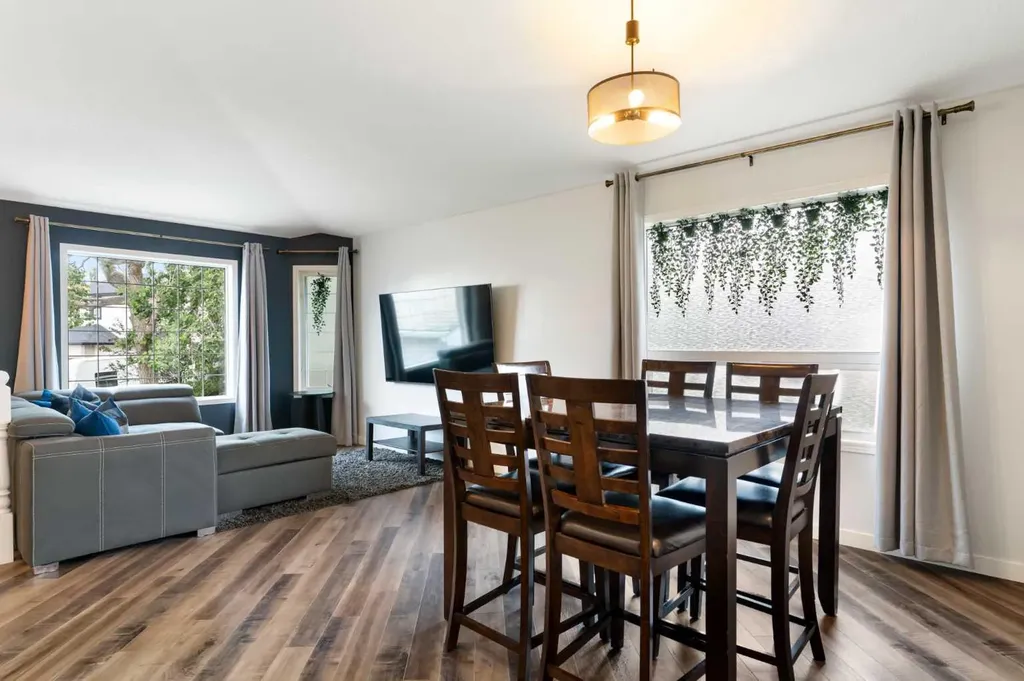 36 Jensen Heights Place NE Airdrie AB T4B 2J3