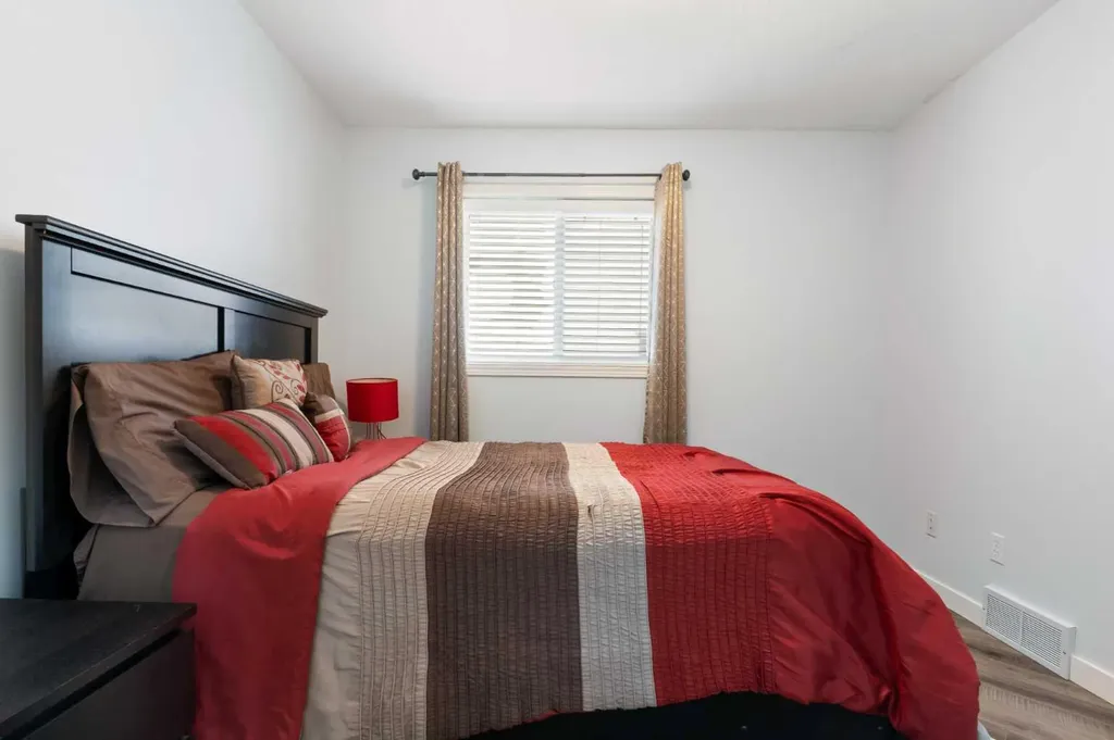 36 Jensen Heights Place NE Airdrie AB T4B 2J3
