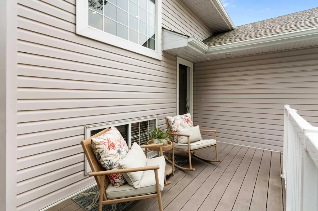36 Jensen Heights Place NE Airdrie AB T4B 2J3