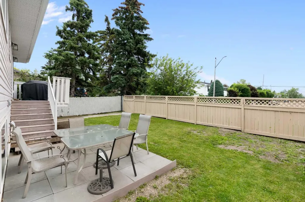 36 Jensen Heights Place NE Airdrie AB T4B 2J3