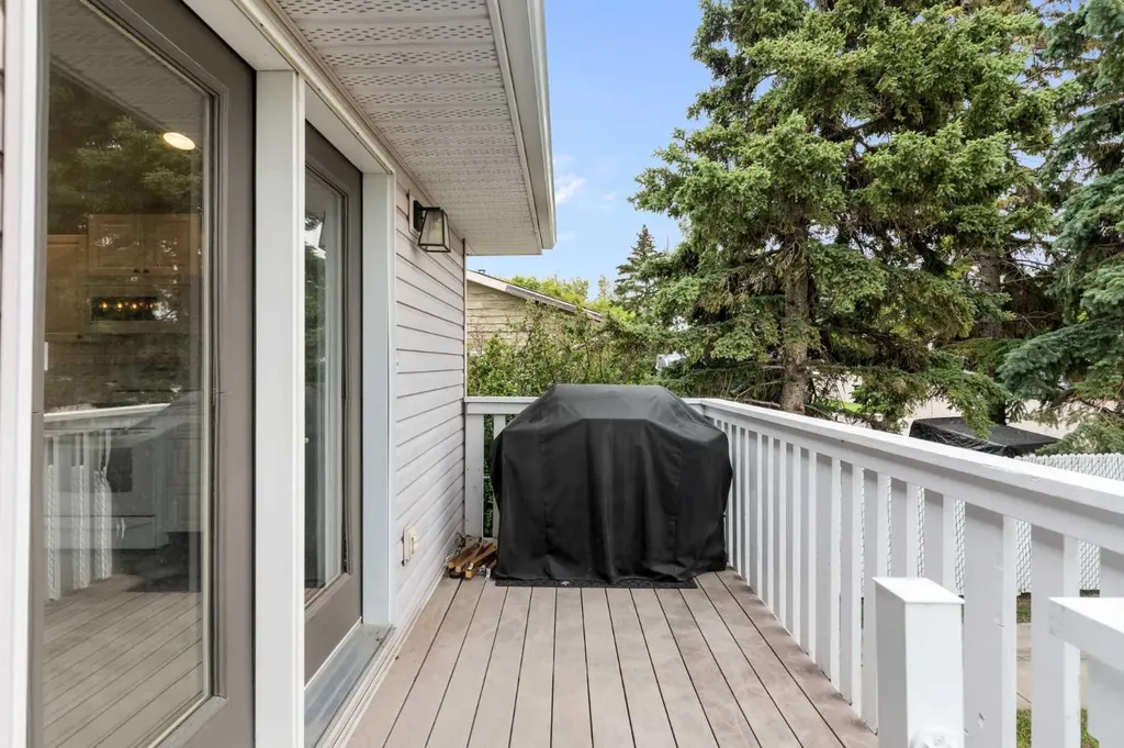 36 Jensen Heights Place NE Airdrie AB T4B 2J3