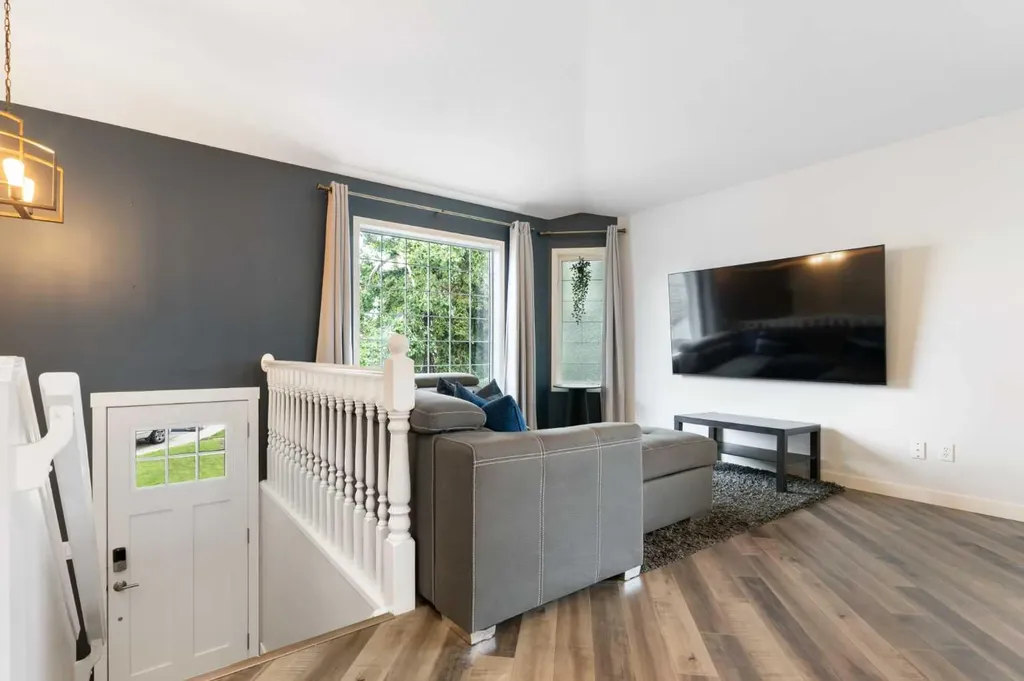 36 Jensen Heights Place NE Airdrie AB T4B 2J3