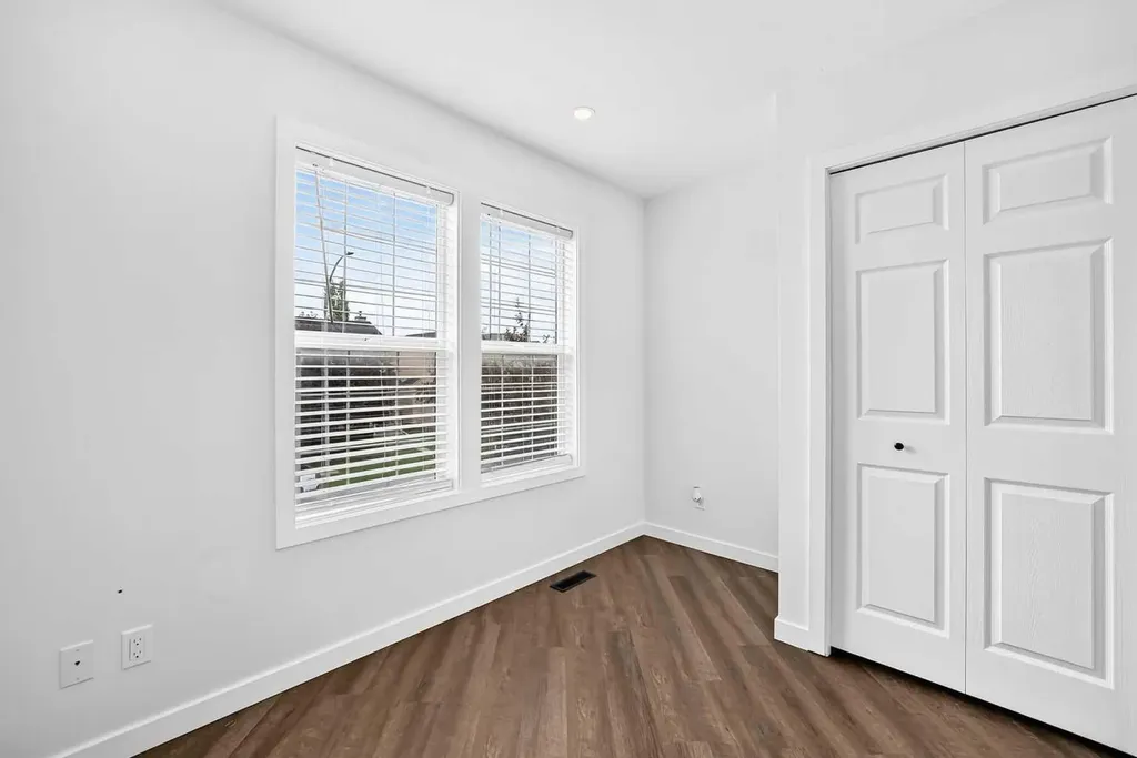 172 Cimarron Grove Crescent Okotoks AB T1S 2E3