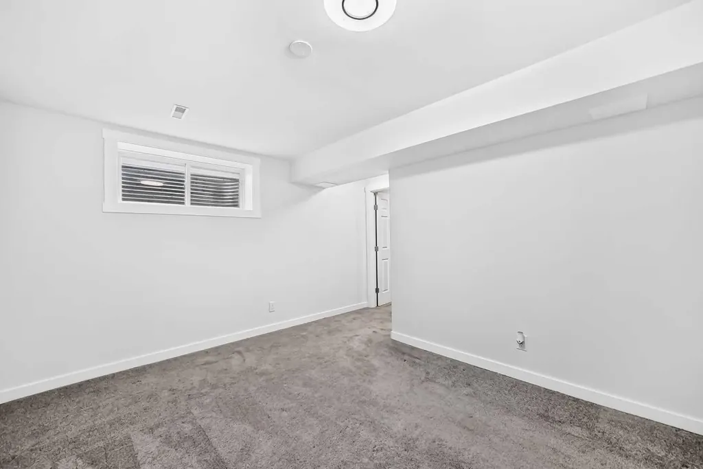 172 Cimarron Grove Crescent Okotoks AB T1S 2E3