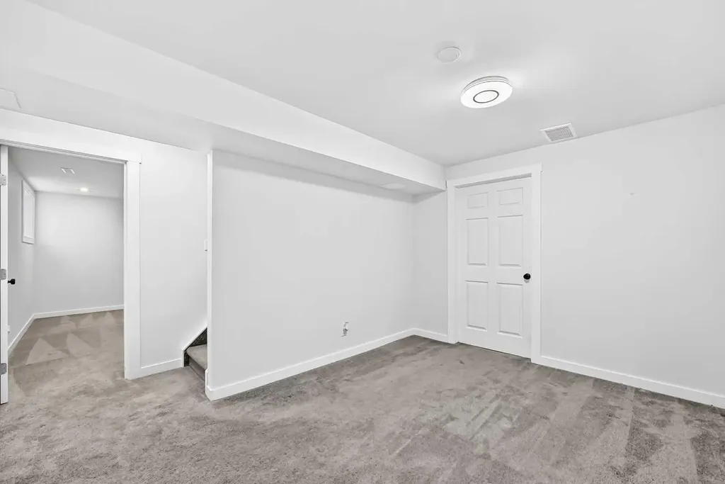 172 Cimarron Grove Crescent Okotoks AB T1S 2E3