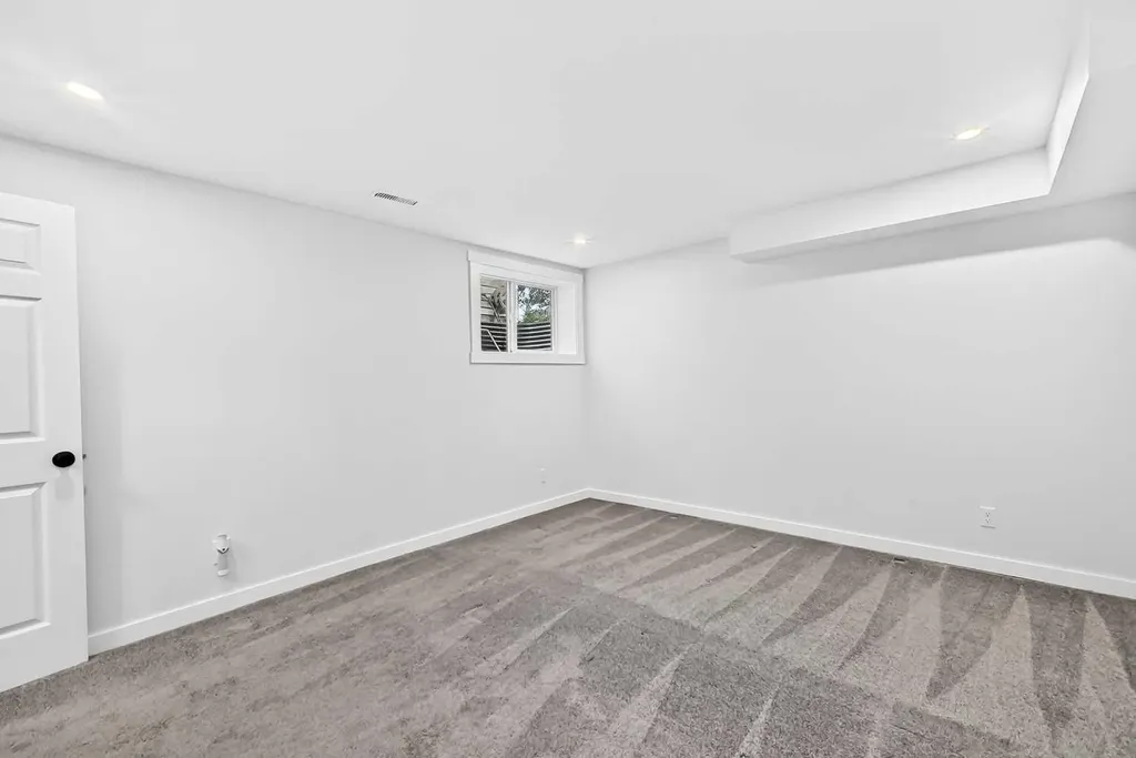 172 Cimarron Grove Crescent Okotoks AB T1S 2E3