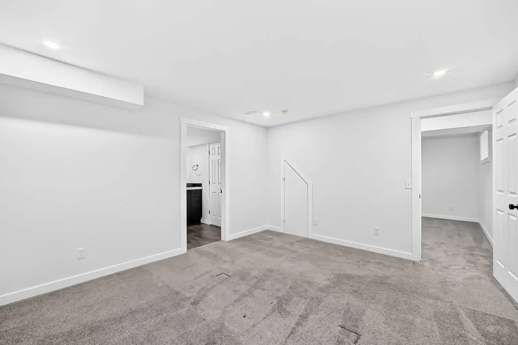 172 Cimarron Grove Crescent Okotoks AB T1S 2E3