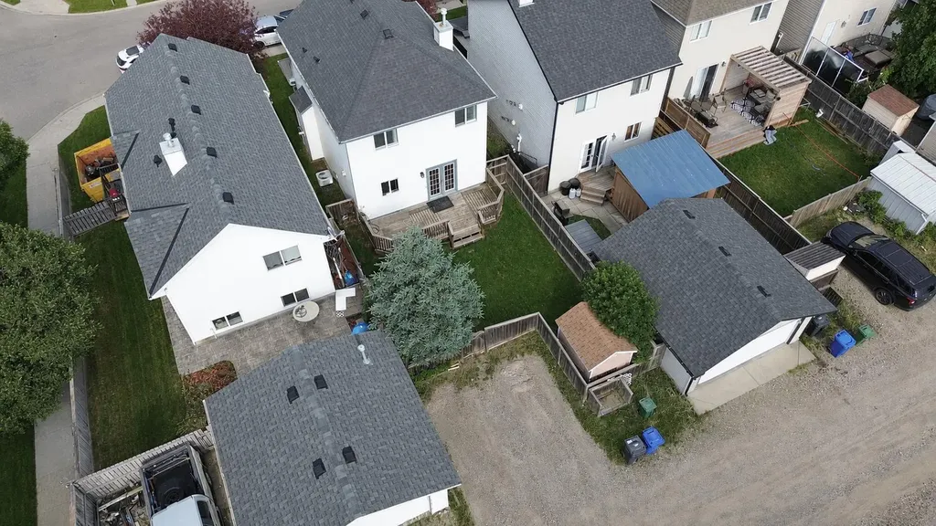 172 Cimarron Grove Crescent Okotoks AB T1S 2E3