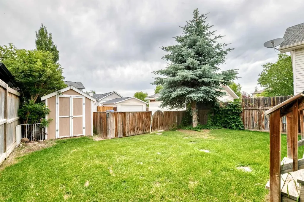 172 Cimarron Grove Crescent Okotoks AB T1S 2E3