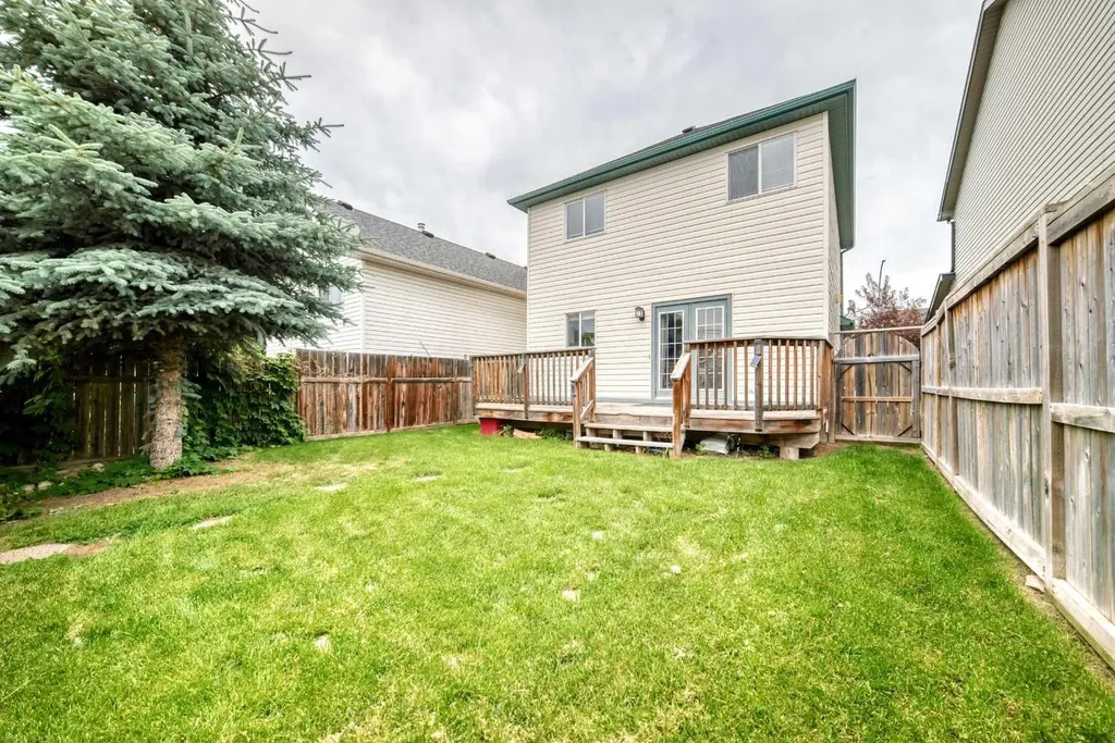 172 Cimarron Grove Crescent Okotoks AB T1S 2E3