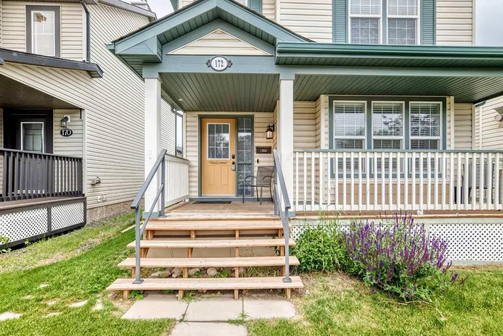 172 Cimarron Grove Crescent Okotoks AB T1S 2E3