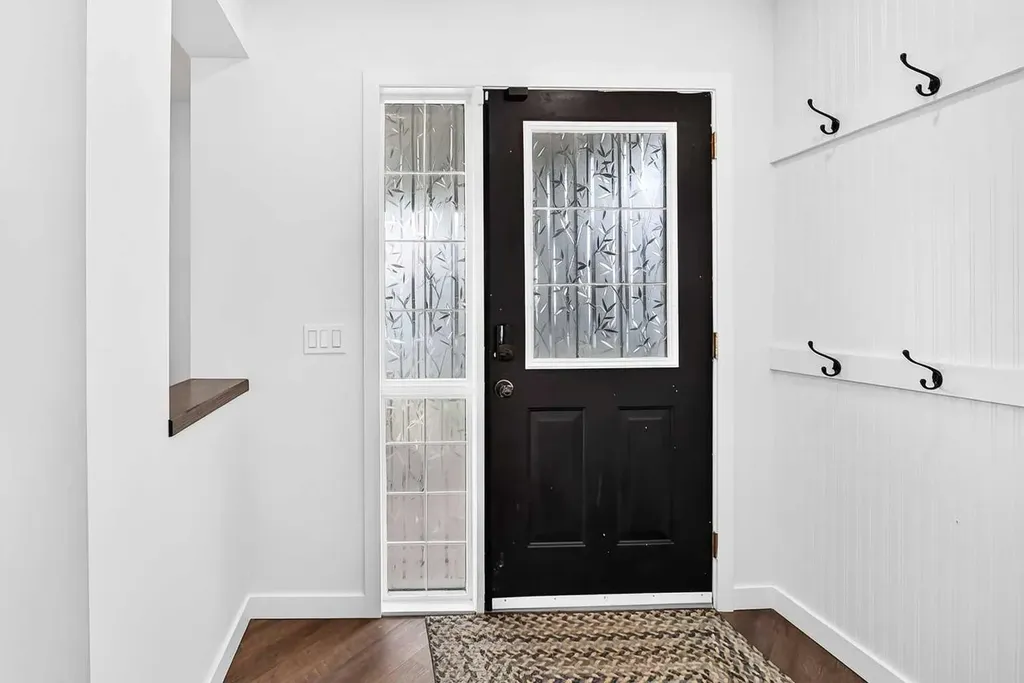 172 Cimarron Grove Crescent Okotoks AB T1S 2E3