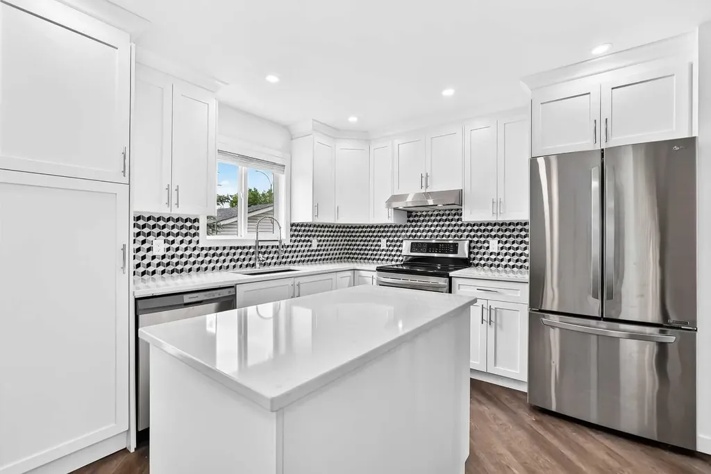 172 Cimarron Grove Crescent Okotoks AB T1S 2E3