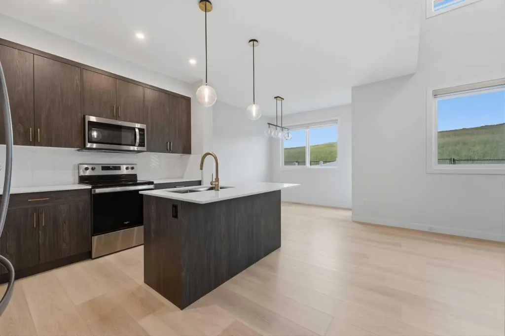 3085 Key Drive SW Airdrie AB T4B 5T1