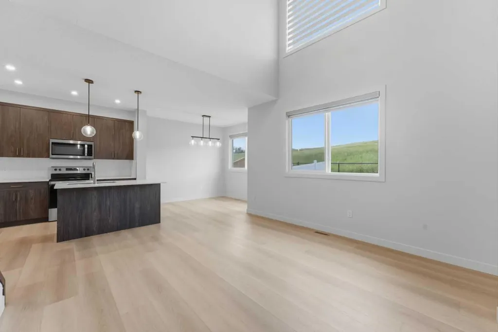 3085 Key Drive SW Airdrie AB T4B 5T1