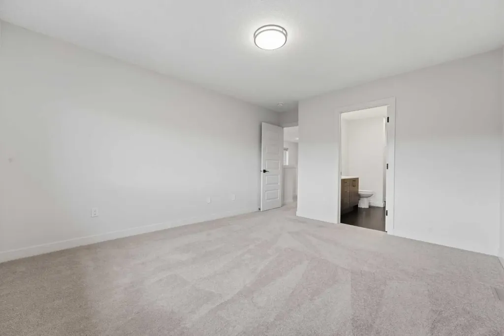 3085 Key Drive SW Airdrie AB T4B 5T1