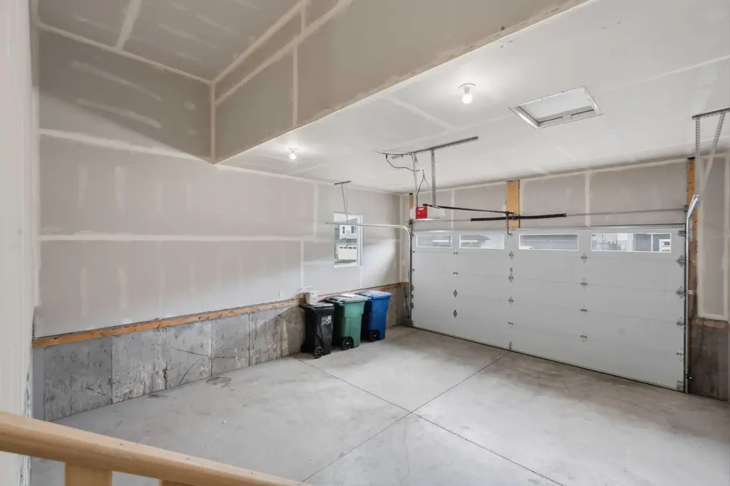 3085 Key Drive SW Airdrie AB T4B 5T1